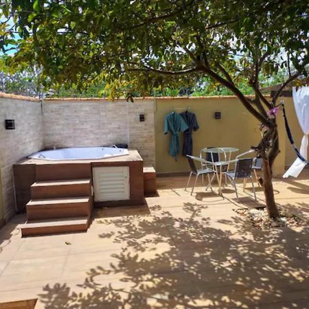 Casa Com Spa De Hidro, Aquecedor E Cromoterapia A 1,0 Km Do Centro Chapada dos Guimarães Esterno foto