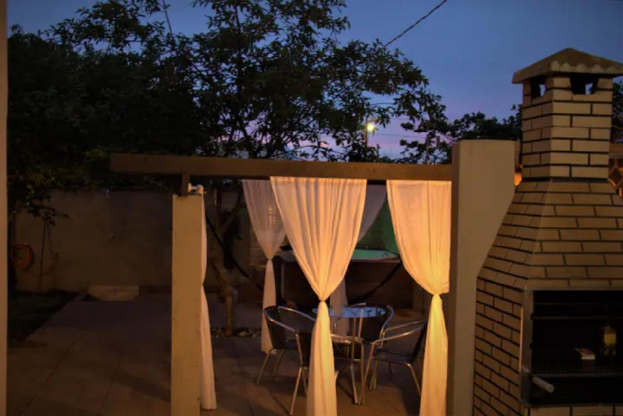 Casa Com Spa De Hidro, Aquecedor E Cromoterapia A 1,0 Km Do Centro Chapada dos Guimarães Esterno foto