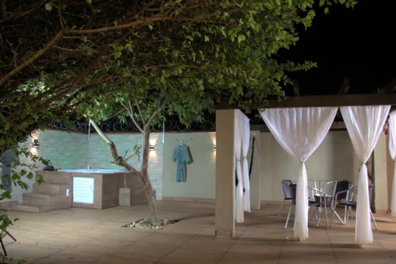 Casa Com Spa De Hidro, Aquecedor E Cromoterapia A 1,0 Km Do Centro Chapada dos Guimarães Esterno foto
