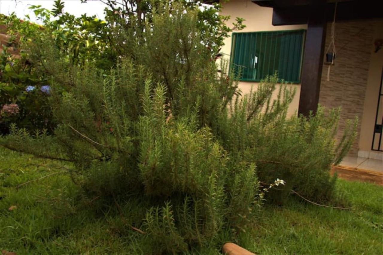 Casa Com Spa De Hidro, Aquecedor E Cromoterapia A 1,0 Km Do Centro Chapada dos Guimarães Esterno foto